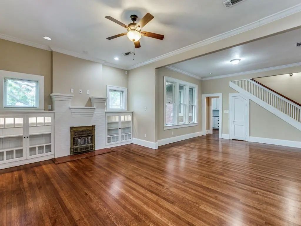 6 Chase Court, Fort Worth