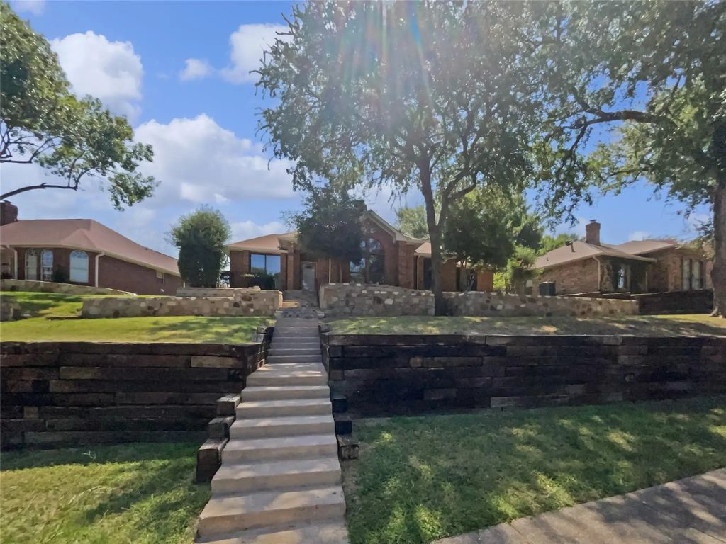 3614 Queenswood Lane, Garland