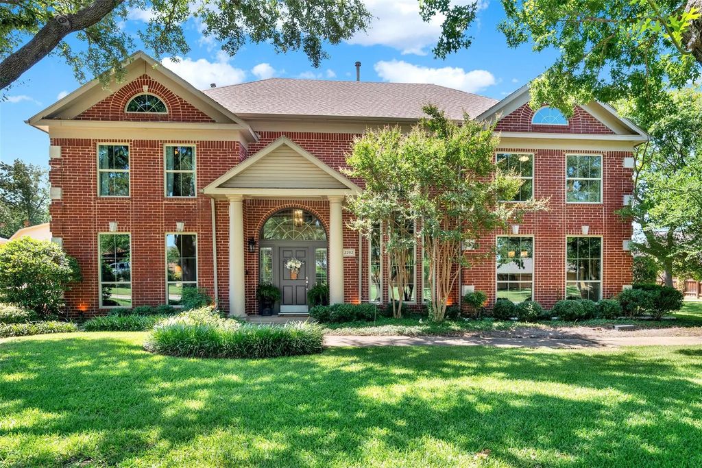 2202 High Point Drive, Carrollton
