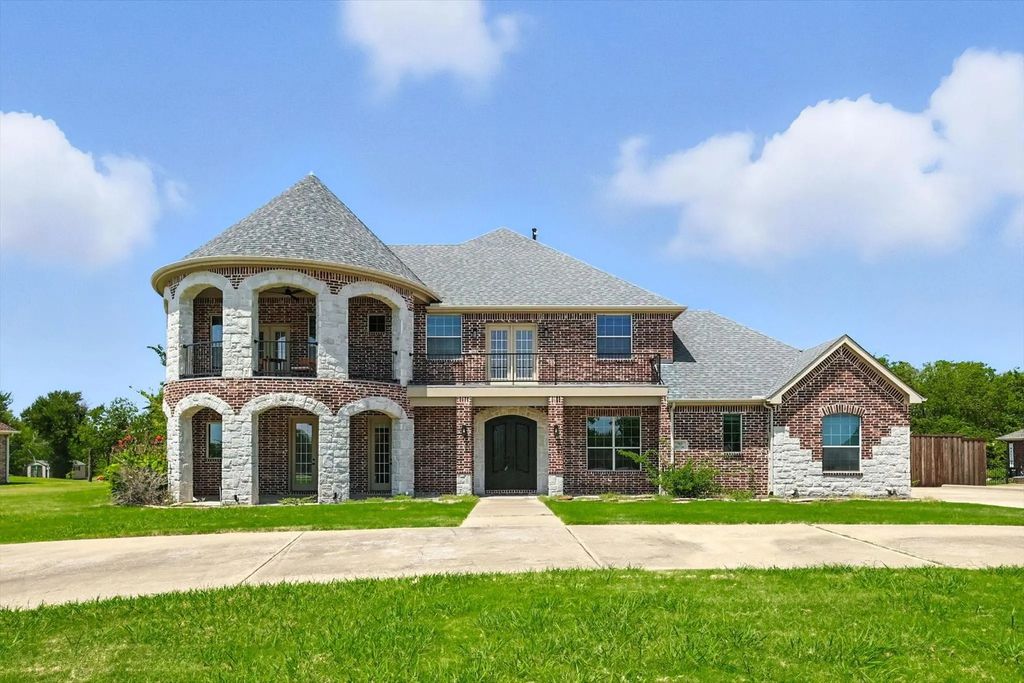703 Stowe Lane, Lakewood Village