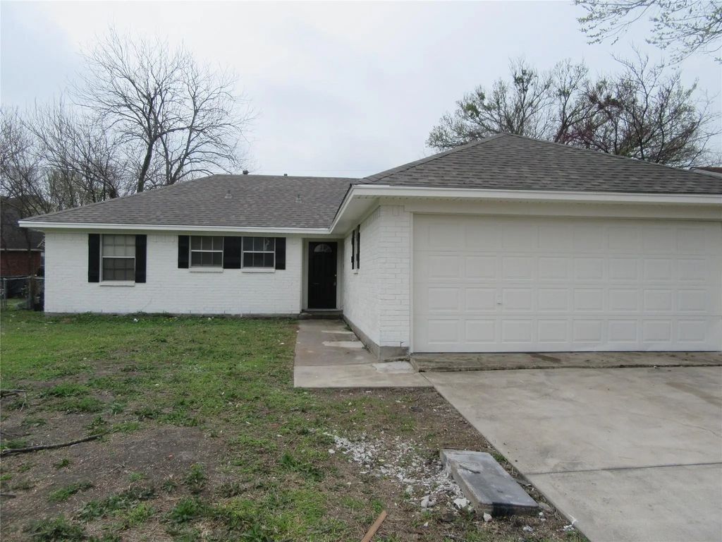 810 Lexington Drive, Lancaster