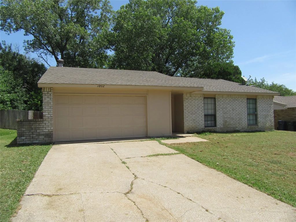 1802 Pilot Way, Garland
