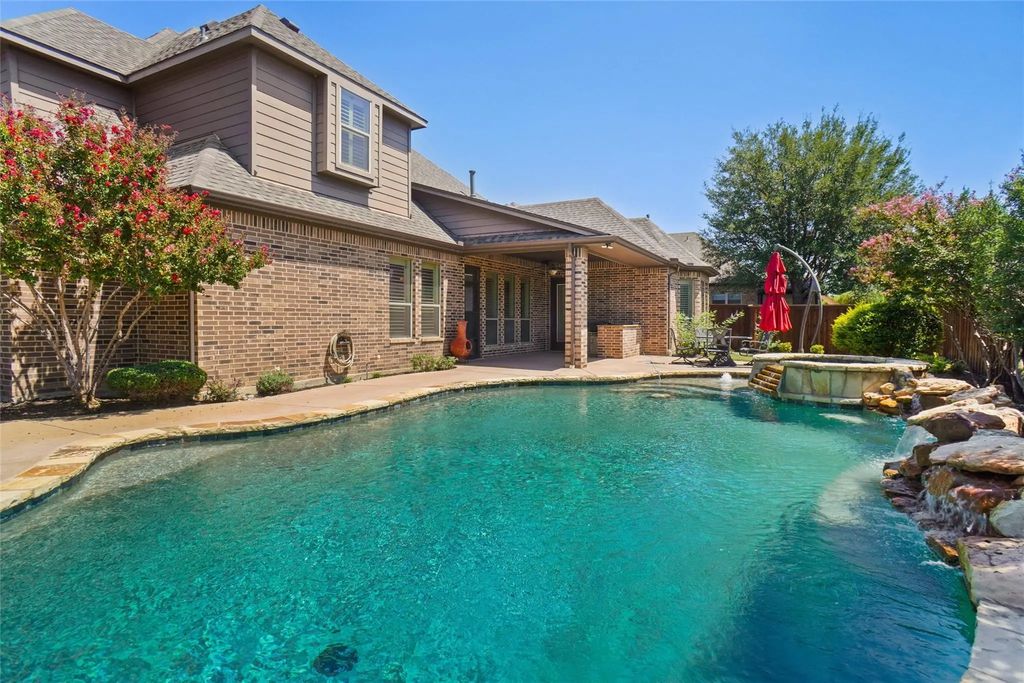 9000 Belshire Drive, North Richland Hills