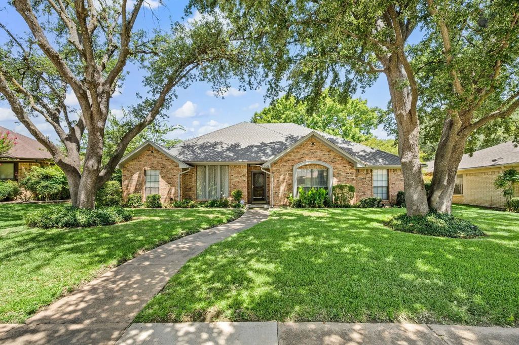 2013 Portsmouth Drive, Richardson