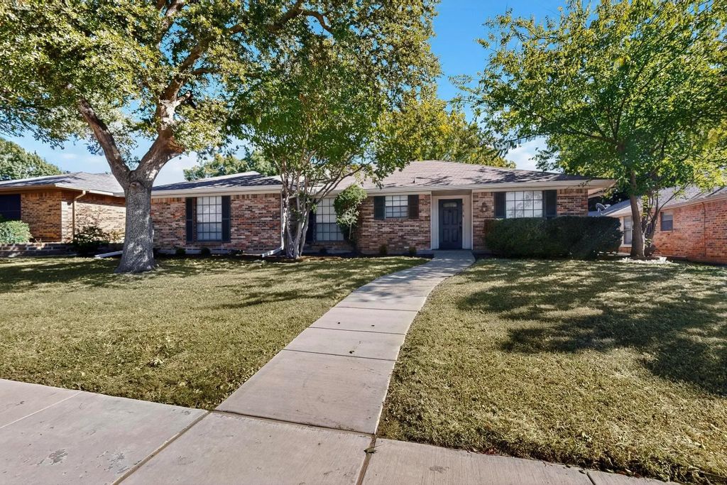 917 Edgefield Trail, Flower Mound