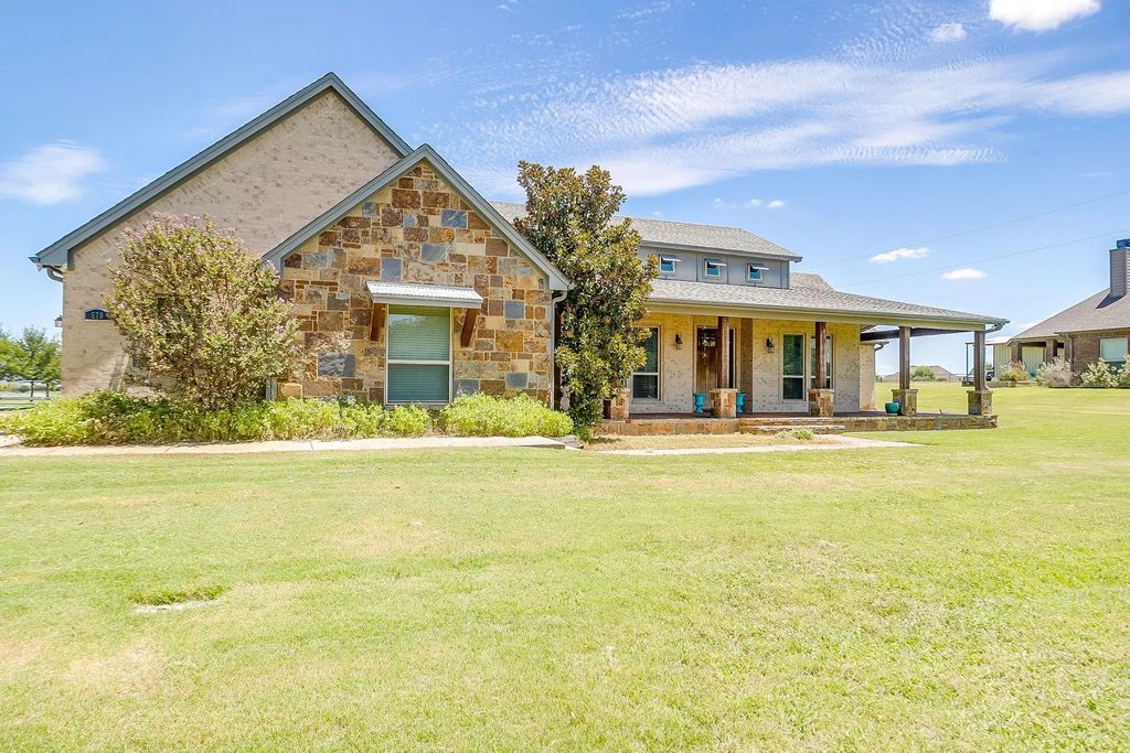 570 S Point Court, Aledo