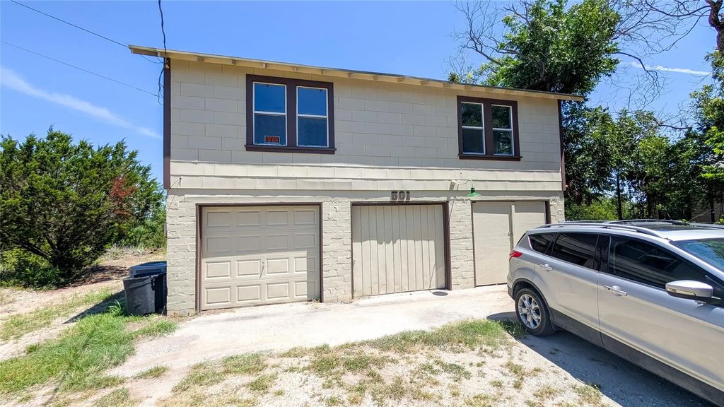 501 E Sixth Street, Weatherford
