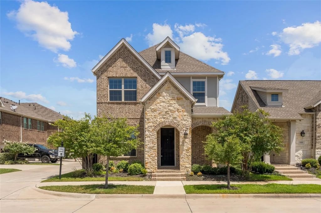4402 Cypress Thorn Drive, Arlington