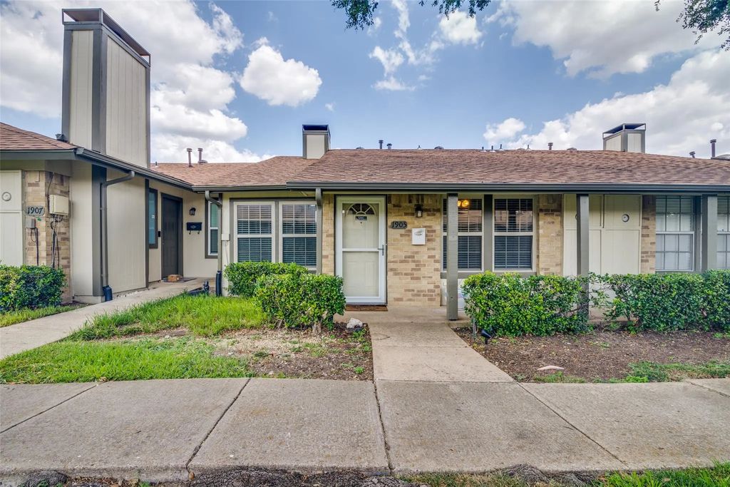 1905 Wyndemere Lane, Garland