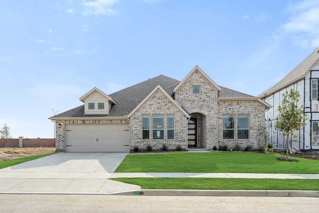 16312 Hydrangea Road, Fort Worth