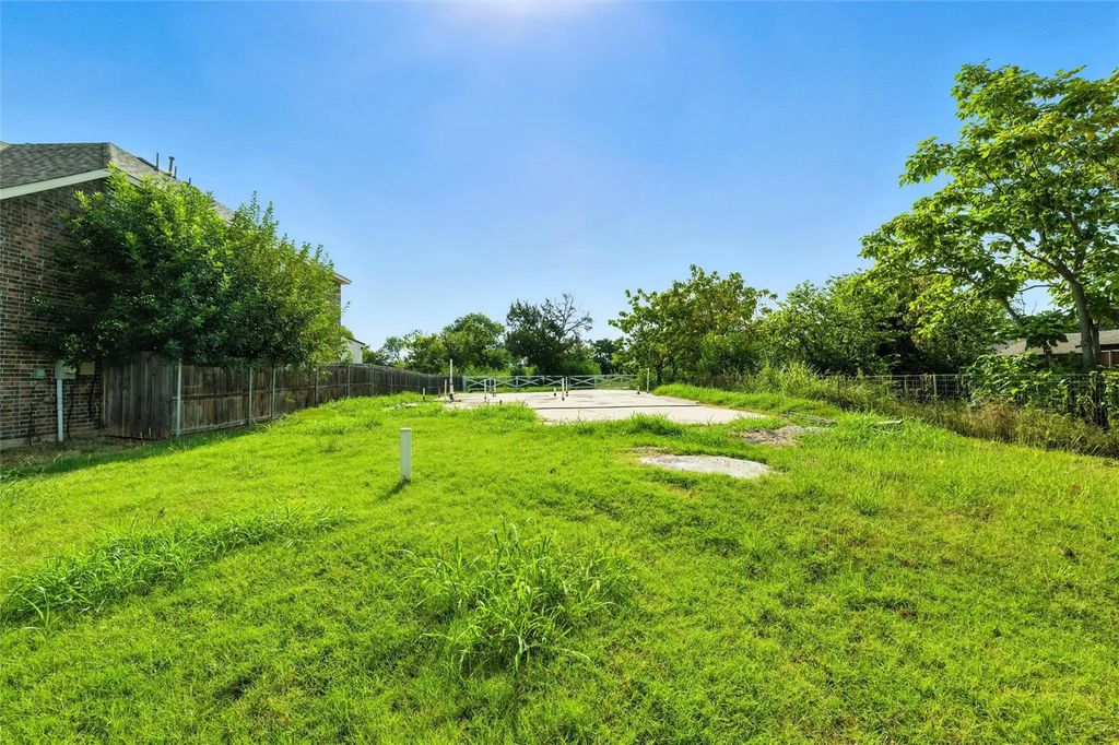 630 N Irving Heights Drive, Irving