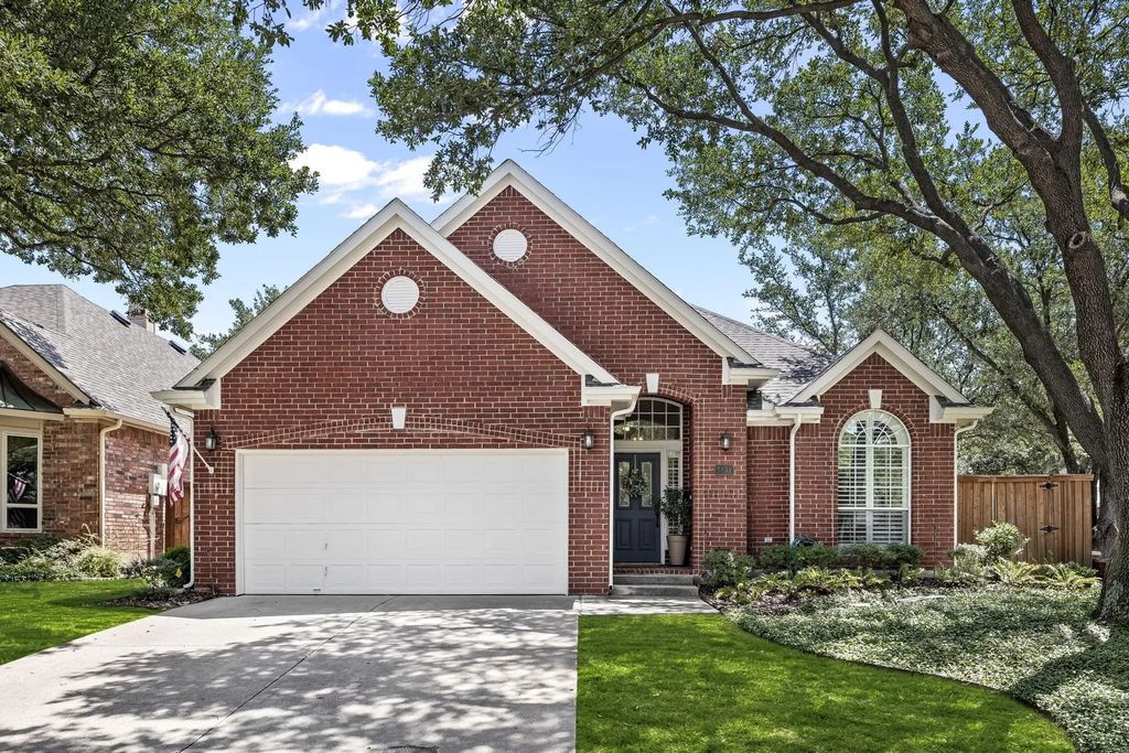 3841 Waterford Drive, Addison
