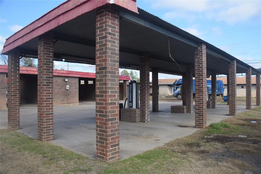 324 E Coke Road, Winnsboro