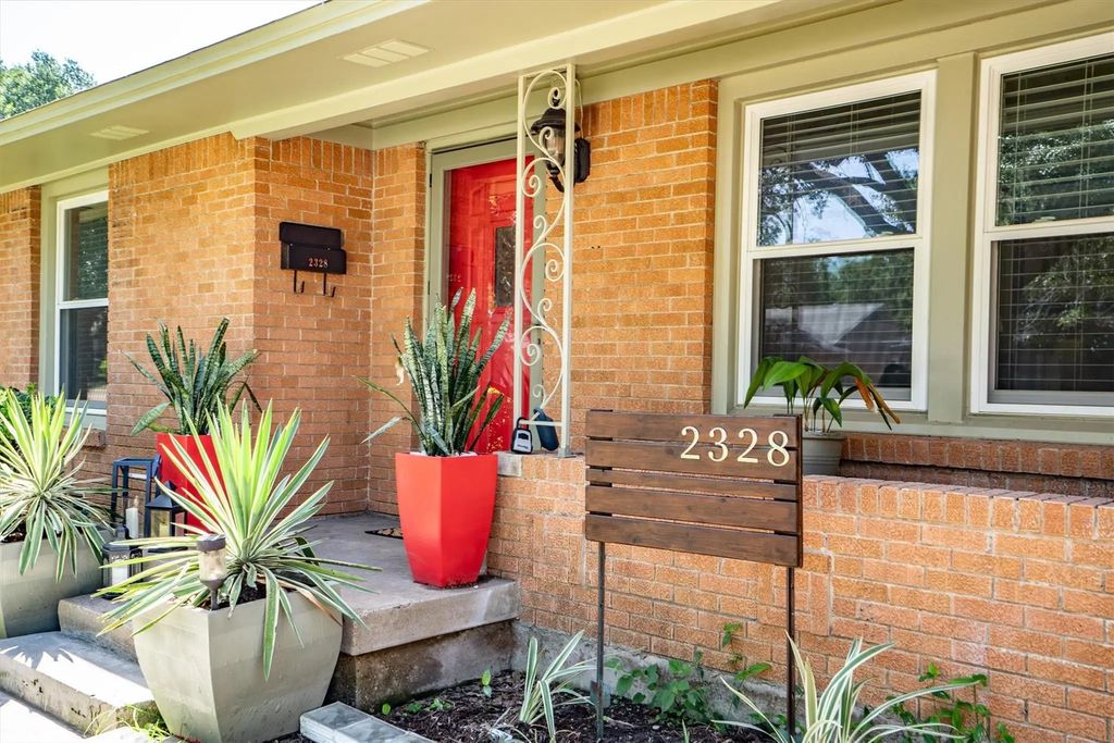 2328 Materhorn Drive, Dallas