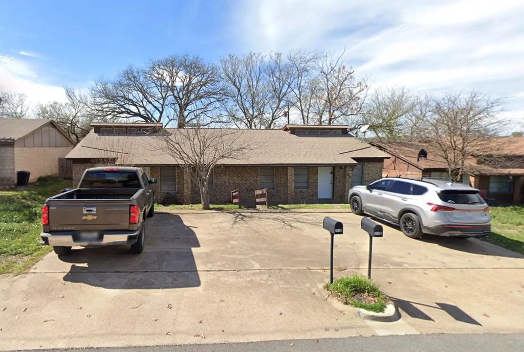 1110-b Lynn Street, Weatherford