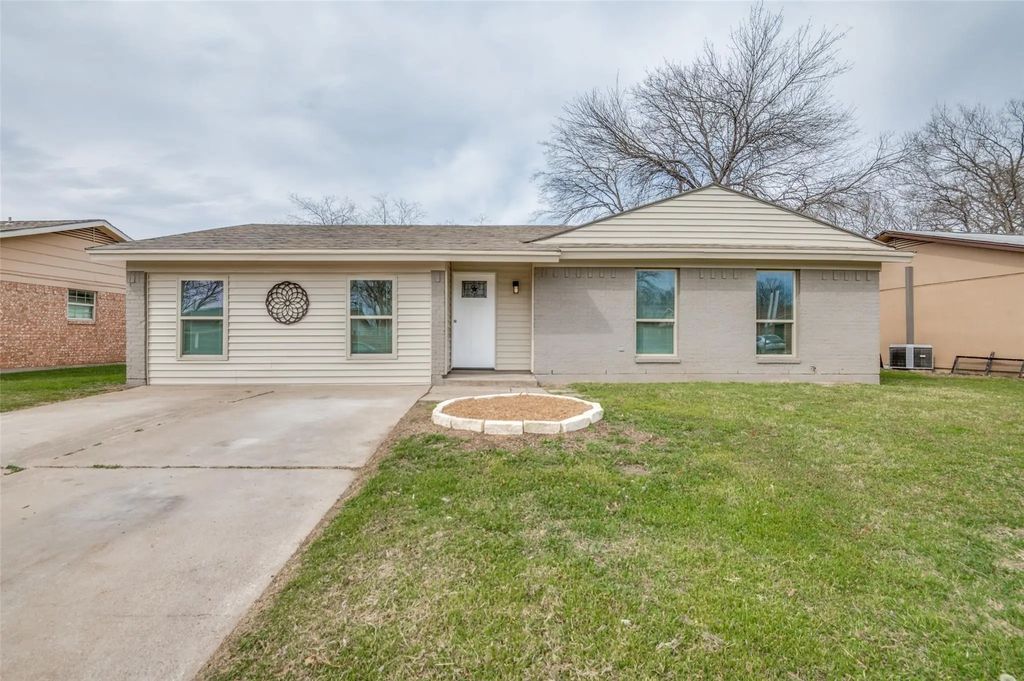 1755 Tyson Street, Blue Mound