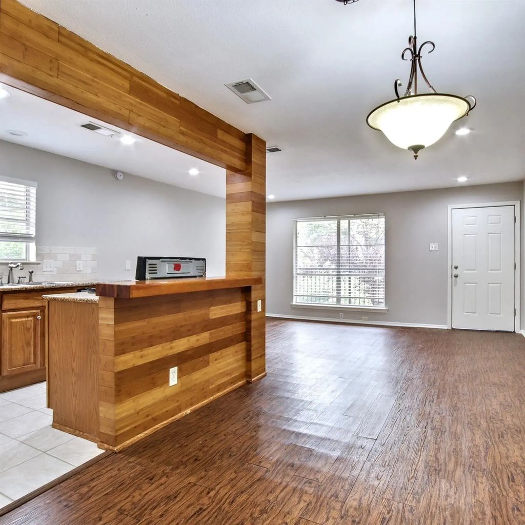3903 Hawthorne Avenue 204, Dallas