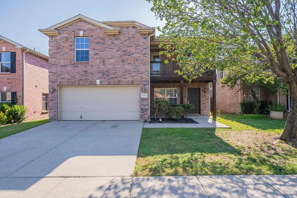 5224 Mirror Lake Drive, Haltom City