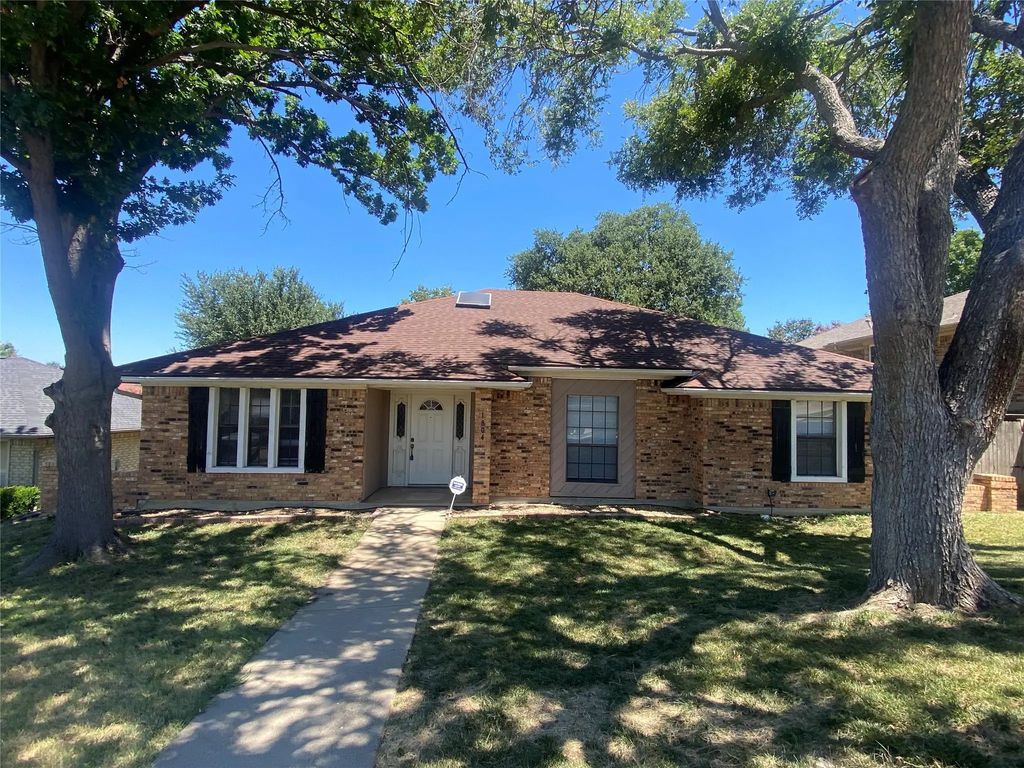 1804 Green Ridge Drive, Carrollton