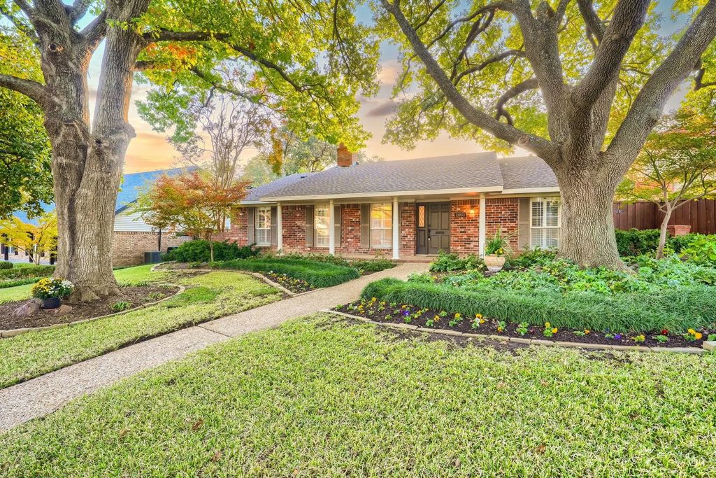 11933 Midlake Drive, Dallas