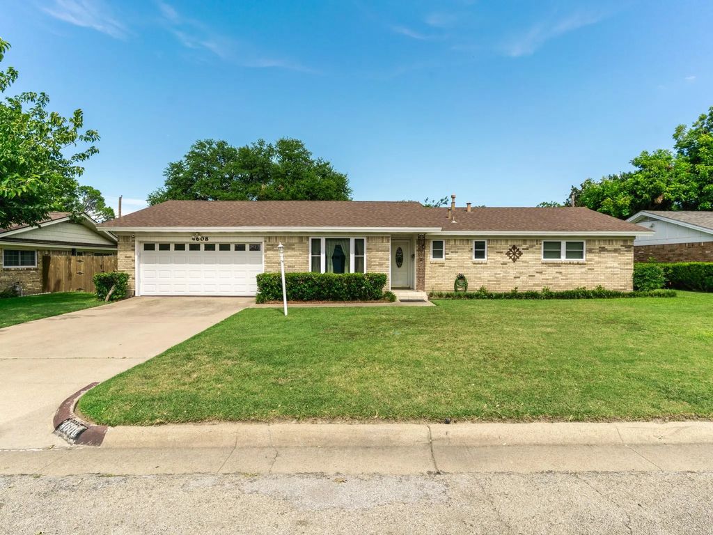 4608 Norvell Drive, Haltom City