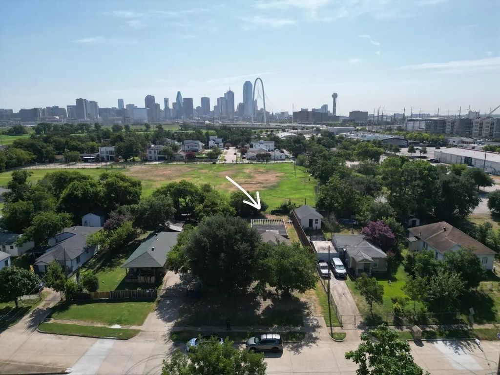3210 Bataan Street, Dallas