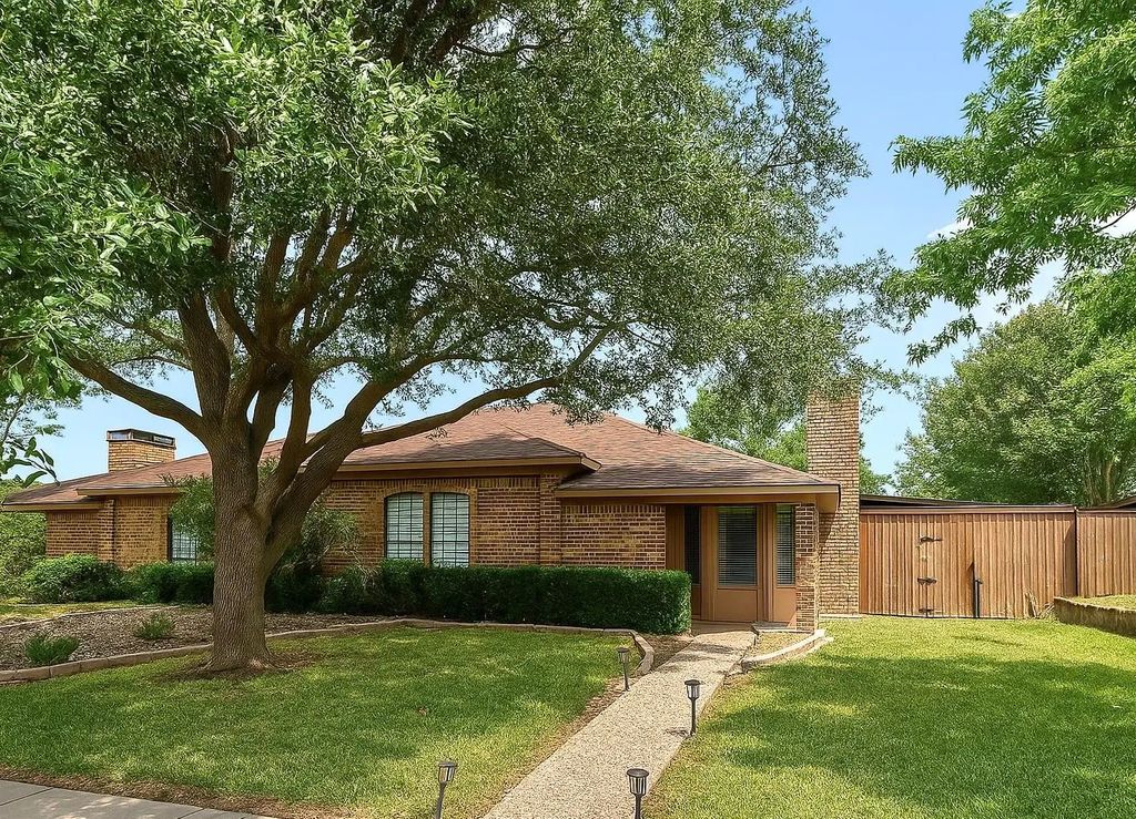 1205 University Drive, Plano