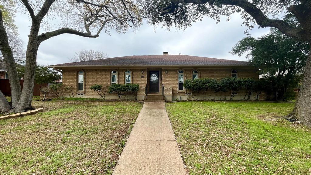 1305 Guildford Street, Garland