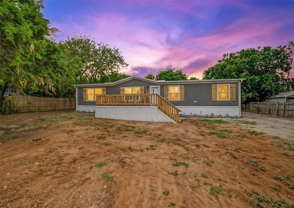 1221 Marie Street, Joshua