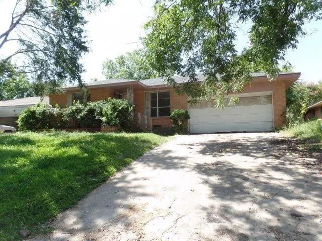 1122 Pinedale Lane, Dallas