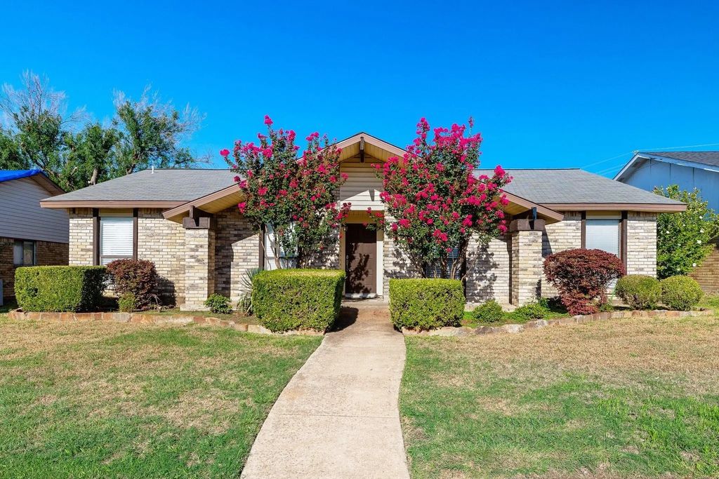 3017 Rockett Drive, Carrollton