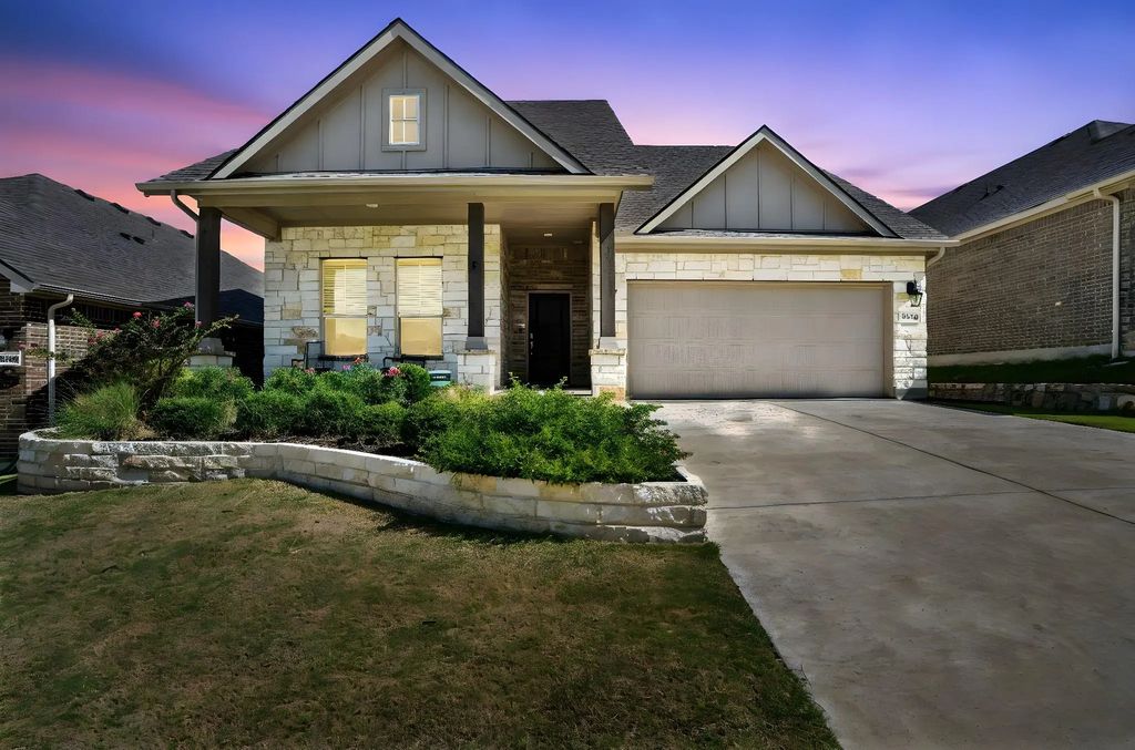 2320 Mockingbird Court, Northlake