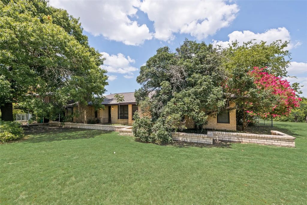 601 N Duncanville Road, Cedar Hill