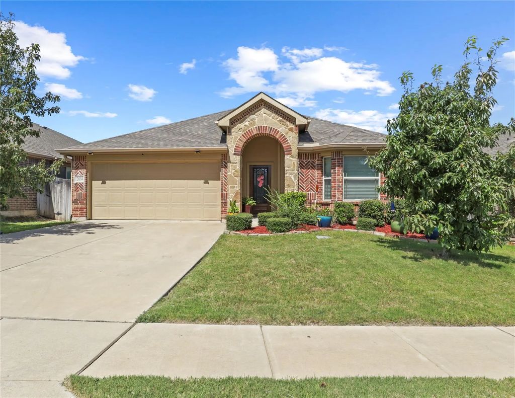 12004 Briaredge Street, Fort Worth