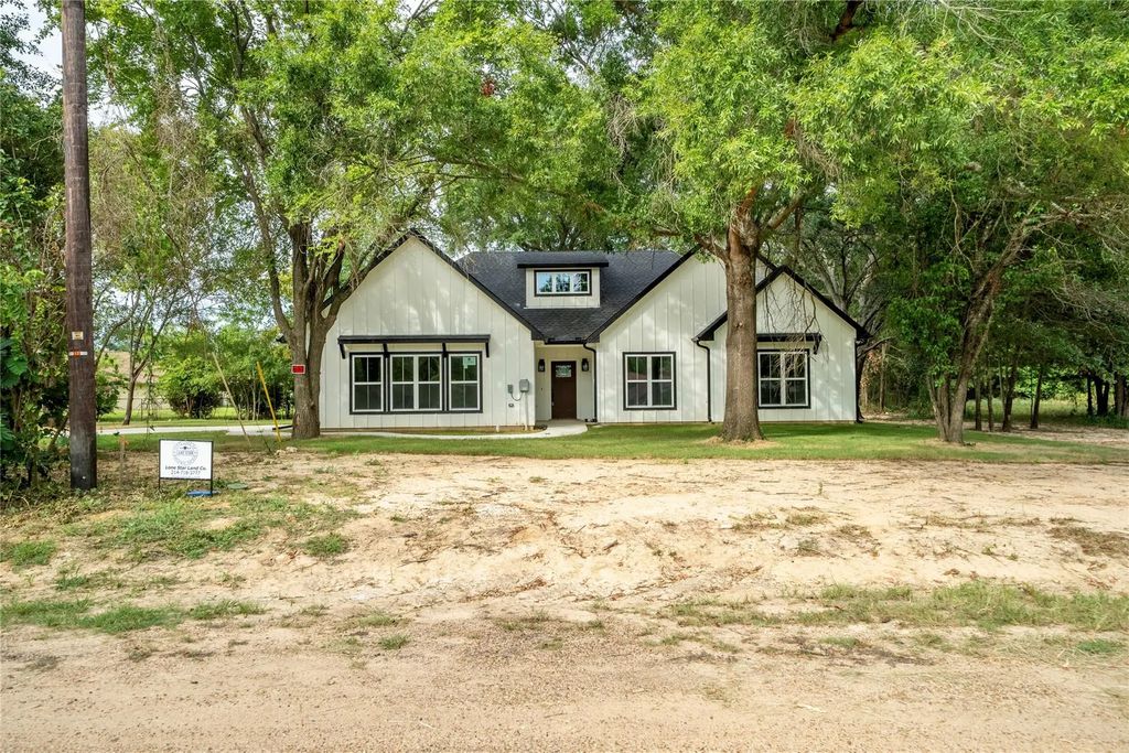 111 Lindy Lee Lane, Mabank