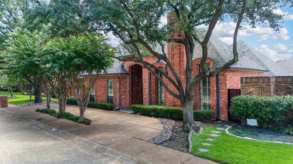 6020 Fallsview Lane, Dallas