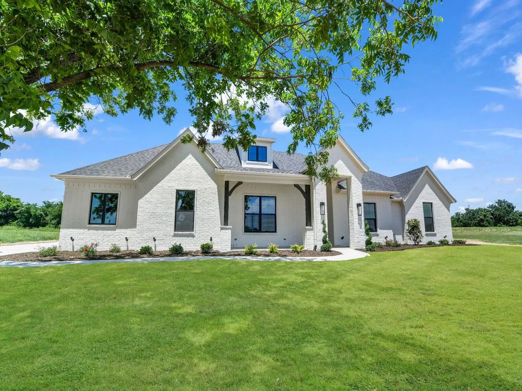 131 Desperado Way, Weatherford