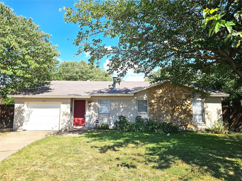 721 San Carlos Drive, Grand Prairie