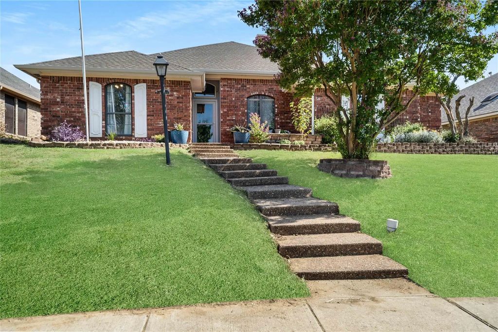 1310 Royal Palm Lane, Carrollton