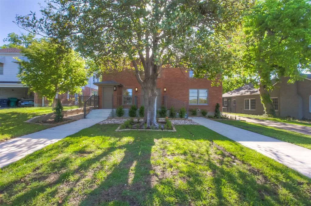 2107 Rockridge Terrace, Fort Worth