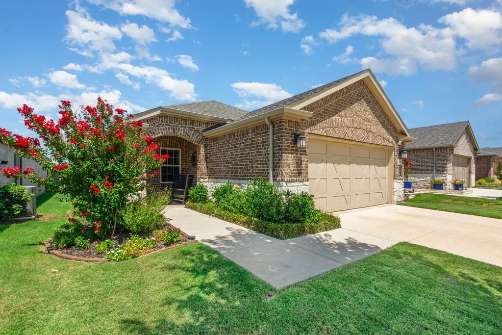 1255 Freedom Lane, Little Elm