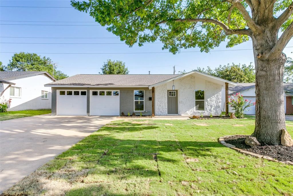 1017 Easy Street, Grapevine
