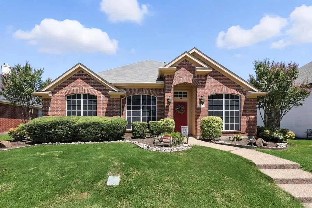 1121 Taylor Lane, Lewisville