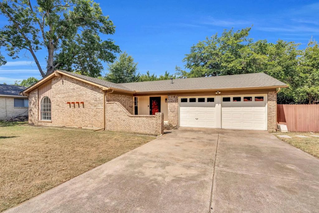 2404 Zapata Drive, Arlington