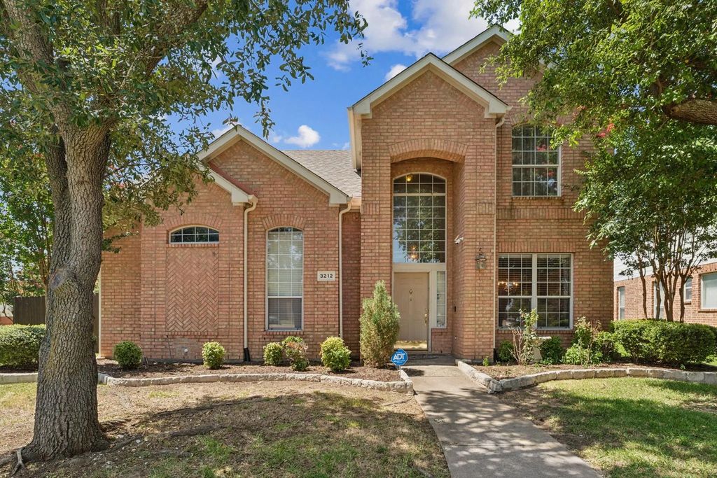 3212 Golden Springs Drive, Plano