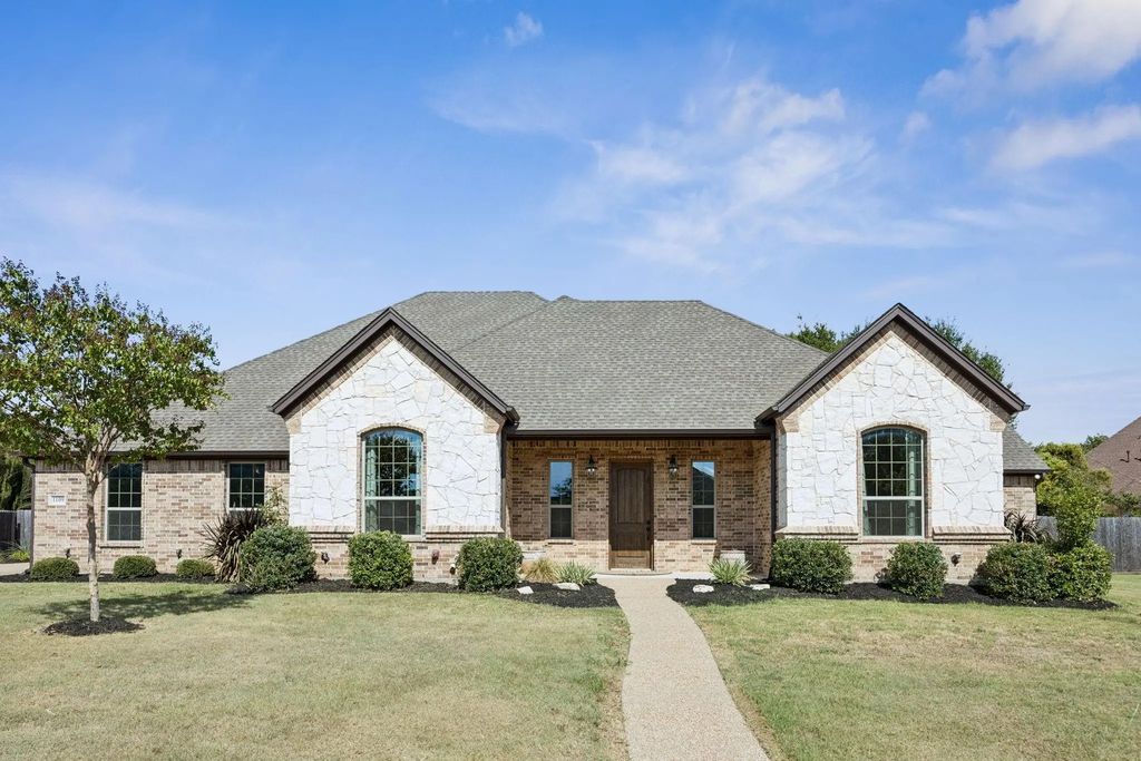 1109 Cottonwood Court, Cleburne