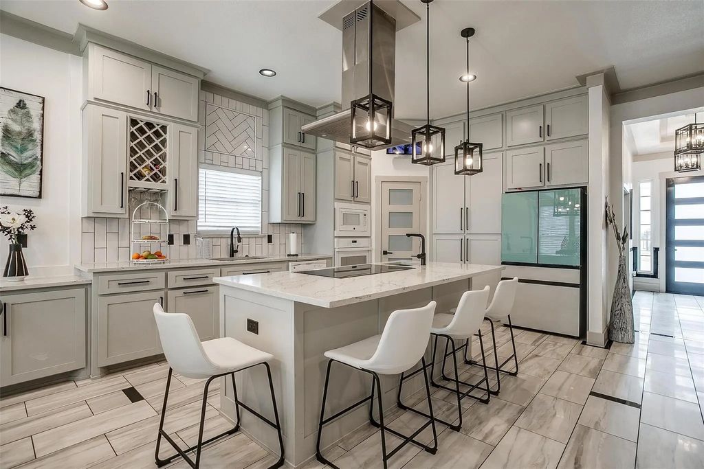 6713 Bob Hanger Street, Fort Worth