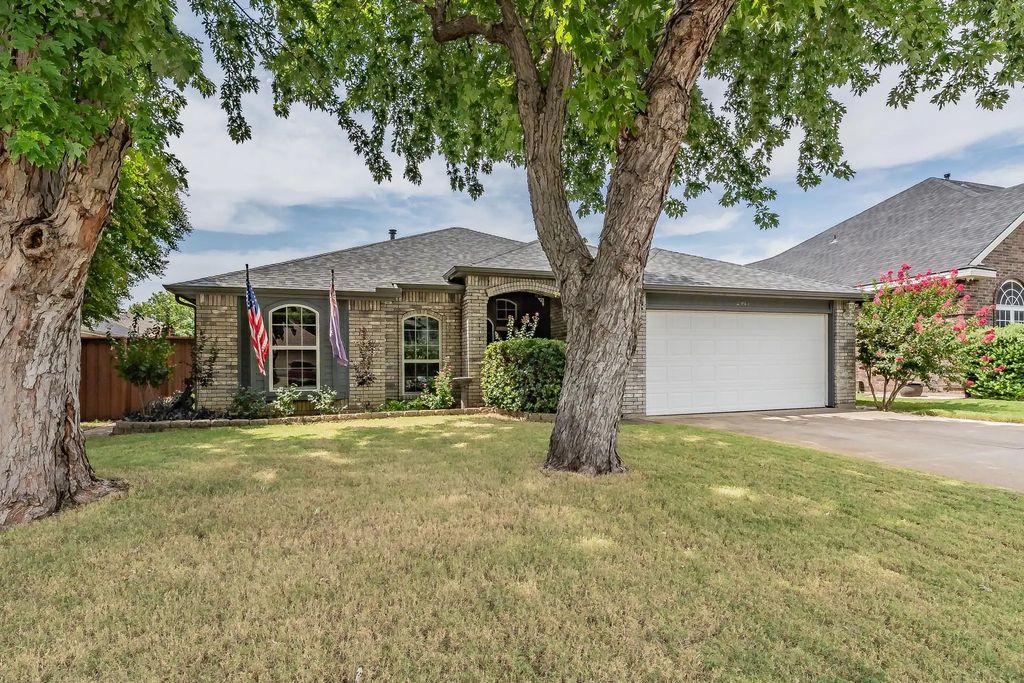 2917 Shannon Lane, Grand Prairie