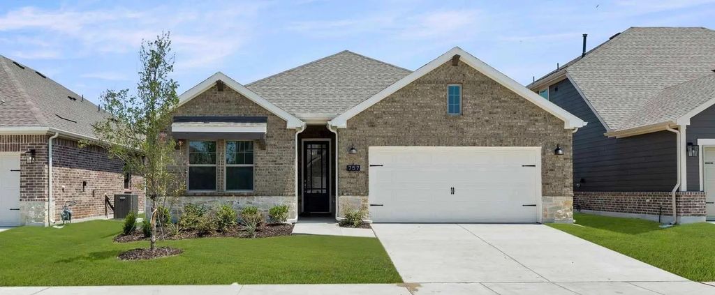 757 Waterhouse Lake Drive, Anna