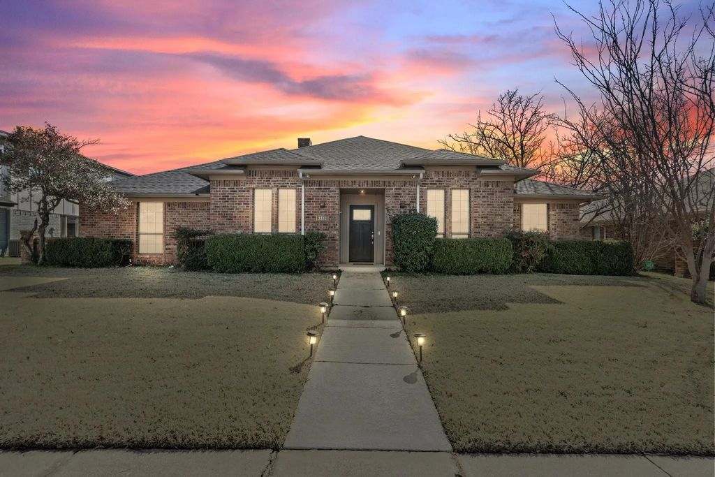 2220 Cedar Circle, Carrollton